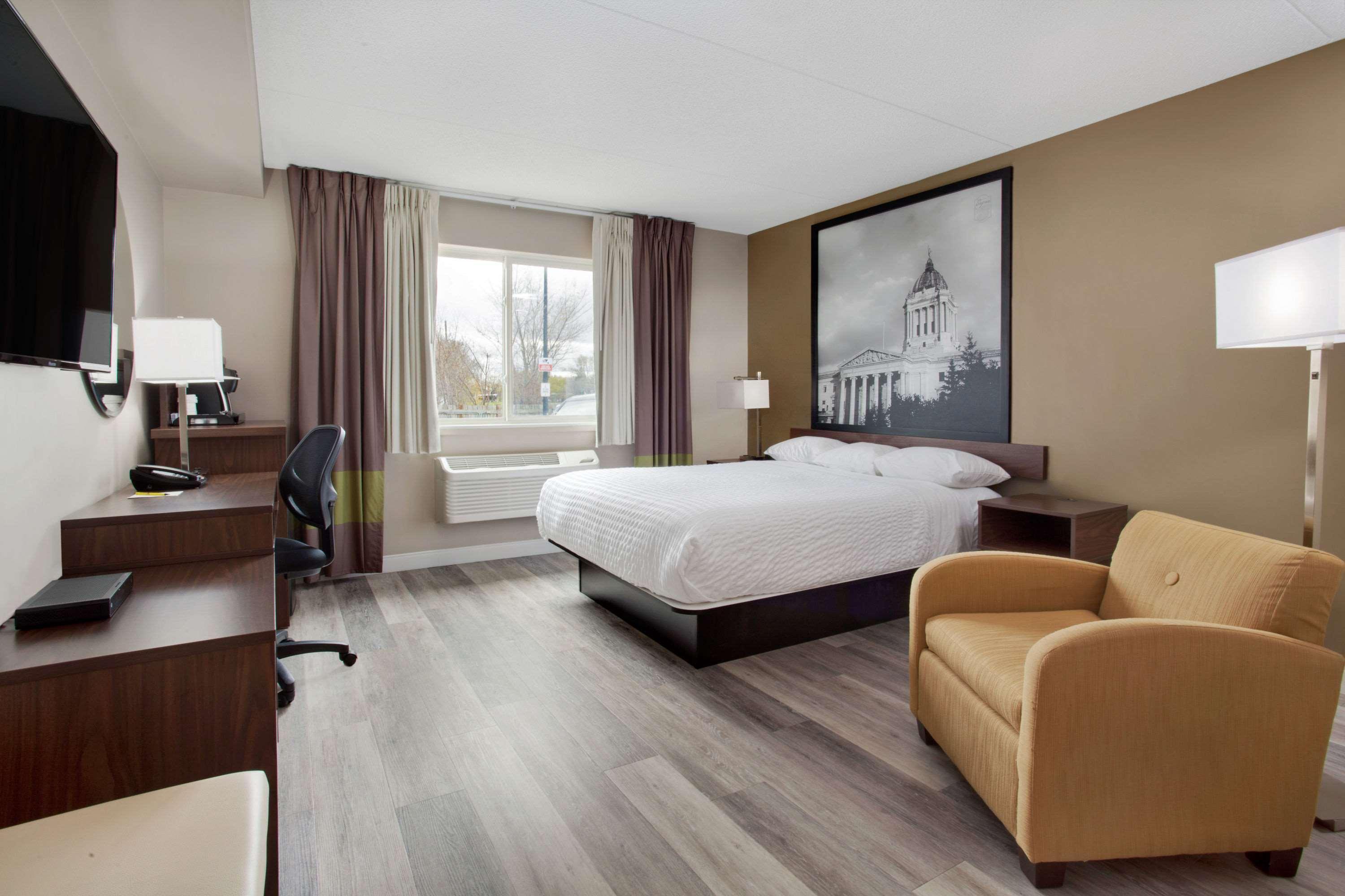 Super 8 By Wyndham Winnipeg West Dış mekan fotoğraf