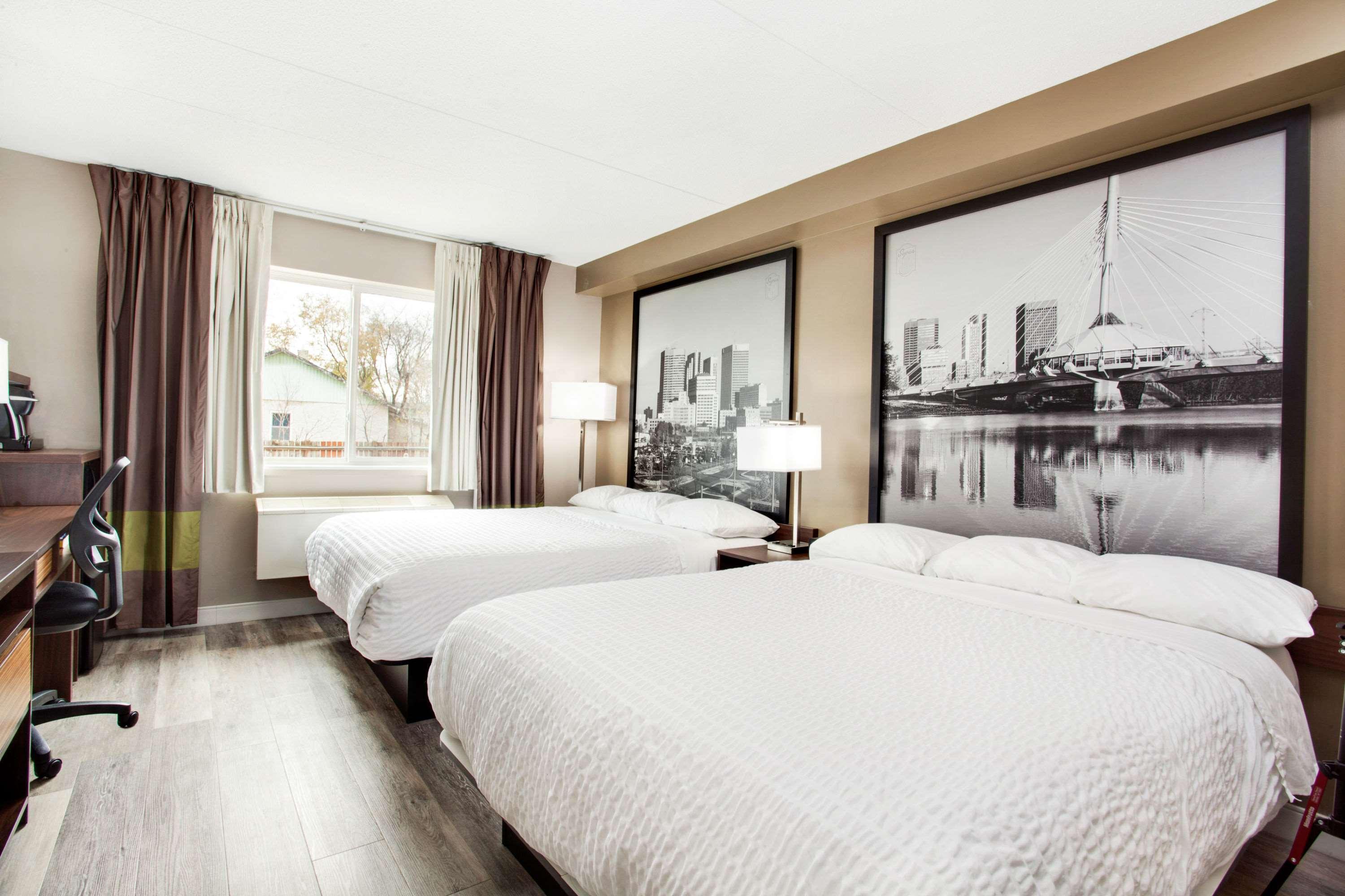 Super 8 By Wyndham Winnipeg West Dış mekan fotoğraf