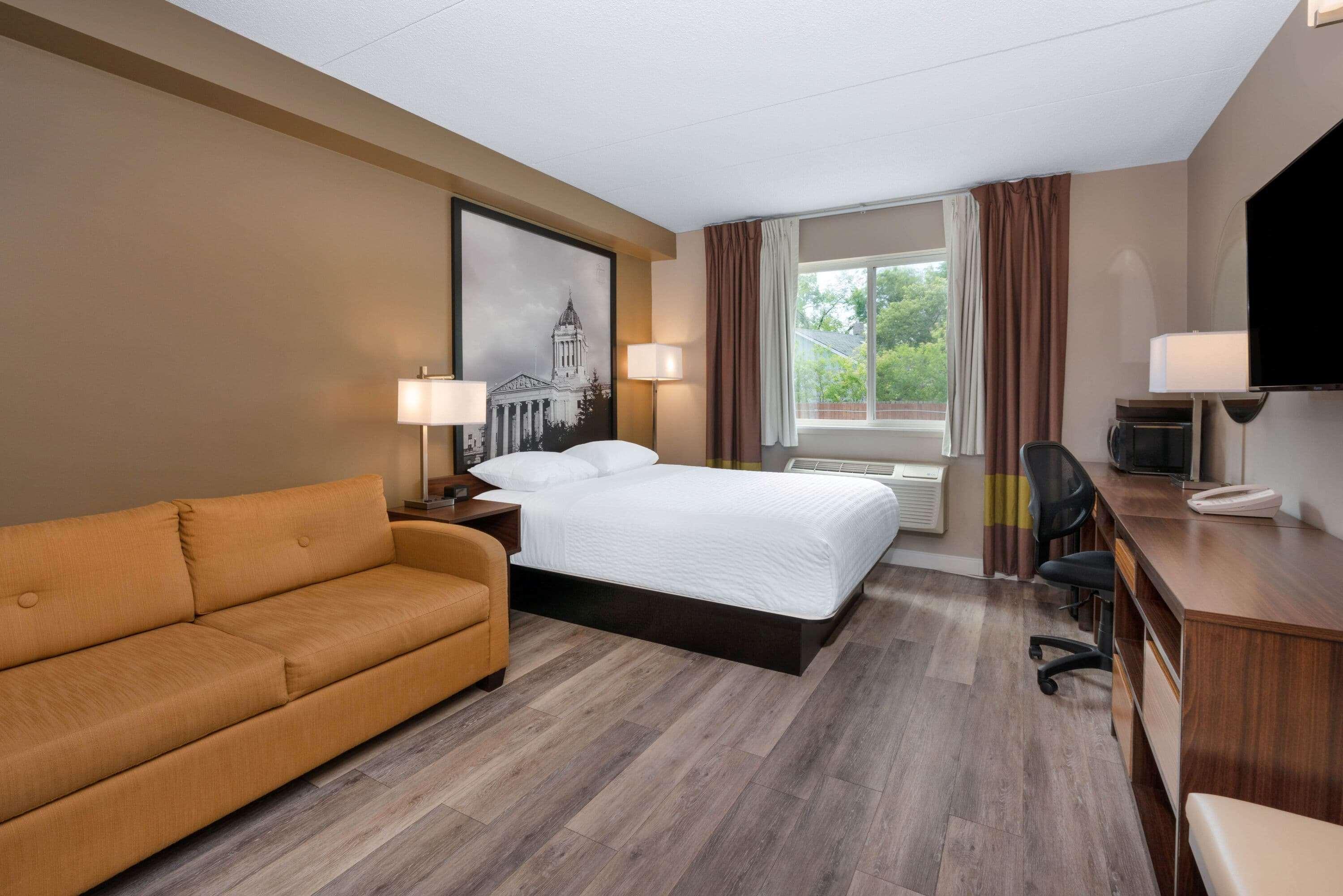 Super 8 By Wyndham Winnipeg West Dış mekan fotoğraf